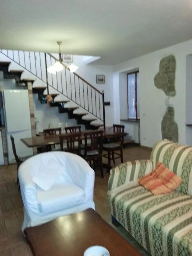 Vakantiehuis Refurbished 3 Bedroom Farmhouse In Emilia Piacenza