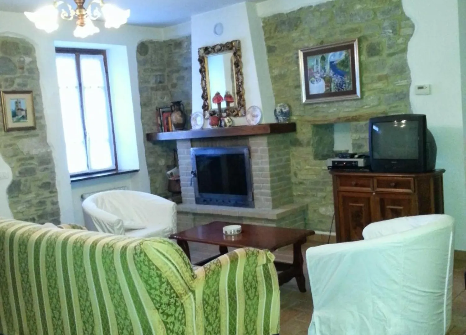 Refurbished 3 Bedroom Farmhouse In Emilia Piacenza Vakantiehuis
