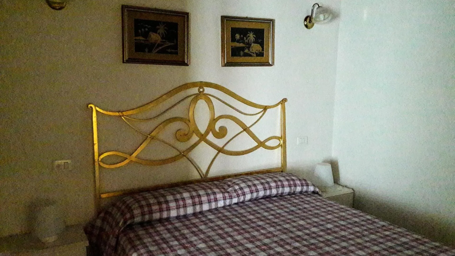 Vakantiehuis Refurbished 3 Bedroom Farmhouse In Emilia Piacenza Italië